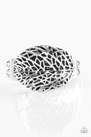 Never Leaf Me - Silver Ring ❤️ Paparazzi