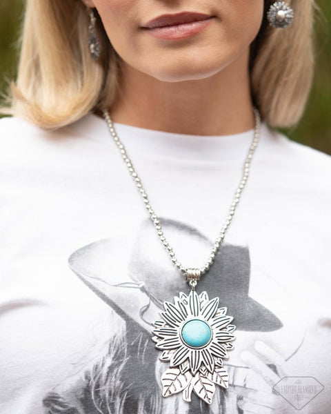 Sunflower Solstice - Blue Necklace ❤️ Paparazzi