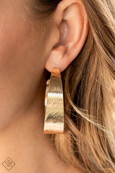 Curve Crushin - Gold Earrings ~ Paparazzi Fashion Fix