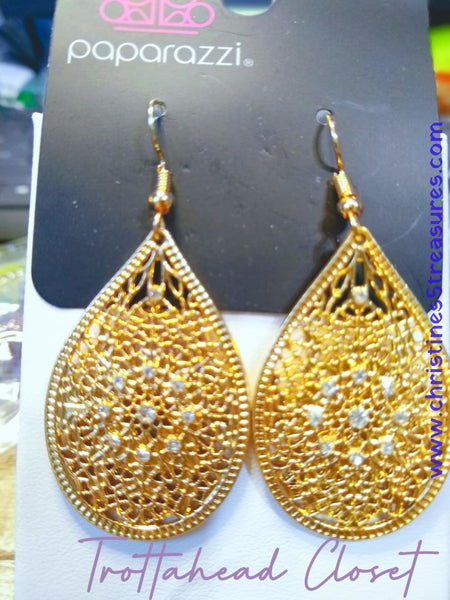 2018 September Exclusive  Featuring an elegant filigree filled backdrop, a shimmery gold teardrop swings from the ear. Dainty white rhinestones are sprinkled across the frame for a glamorous finish. Earring attaches to a standard fishhook fitting. Sold as one pair of earrings. P5WH-GDXX-153XX