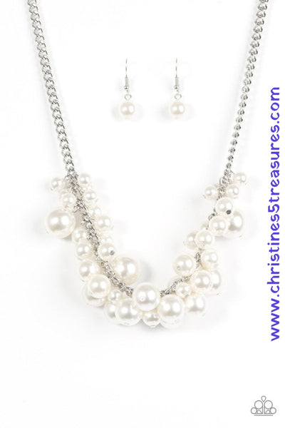 Glam Queen - White Necklace ~ Paparazzi