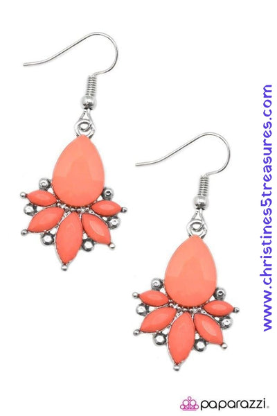 Faceted beads brushed in the popular shade of Peach Echo fan out from a larger bead in a regal fashion. Dainty studs are added to the elegant display, adding an extra splash of shimmer to the playful springtime display. Earring attaches to a standard fishhook fitting. Sold as one pair of earrings.  P5WH-OGXX-047XX
